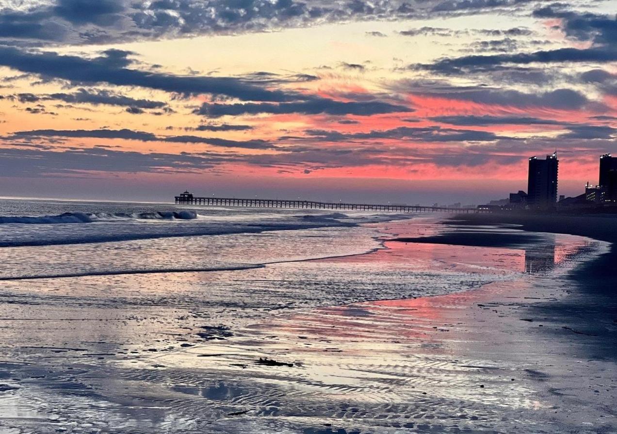 Beautiful Beachfront-Oceanfront First Floor 2Br 2Ba Condo In Cherry Grove, North Myrtle Beach! Renovated With A Fully Equipped Kitchen, 3 Separate Beds, Pool, Private Patio & Steps To The Sand! 외부 사진